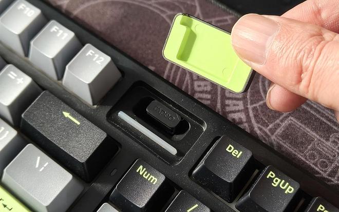 制化键盘？热插拔、RGB灯光全给你九游会网址是多少年轻人的第一把客(图4)