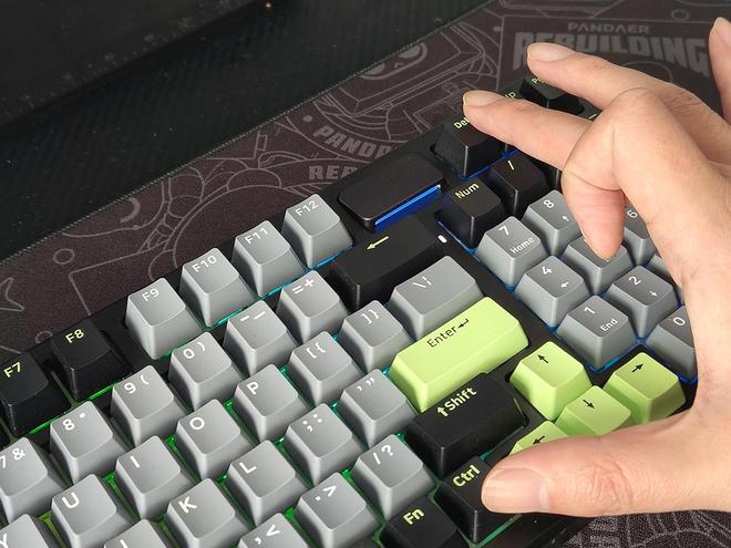 制化键盘？热插拔、RGB灯光全给你九游会网址是多少年轻人的第一把客(图9)